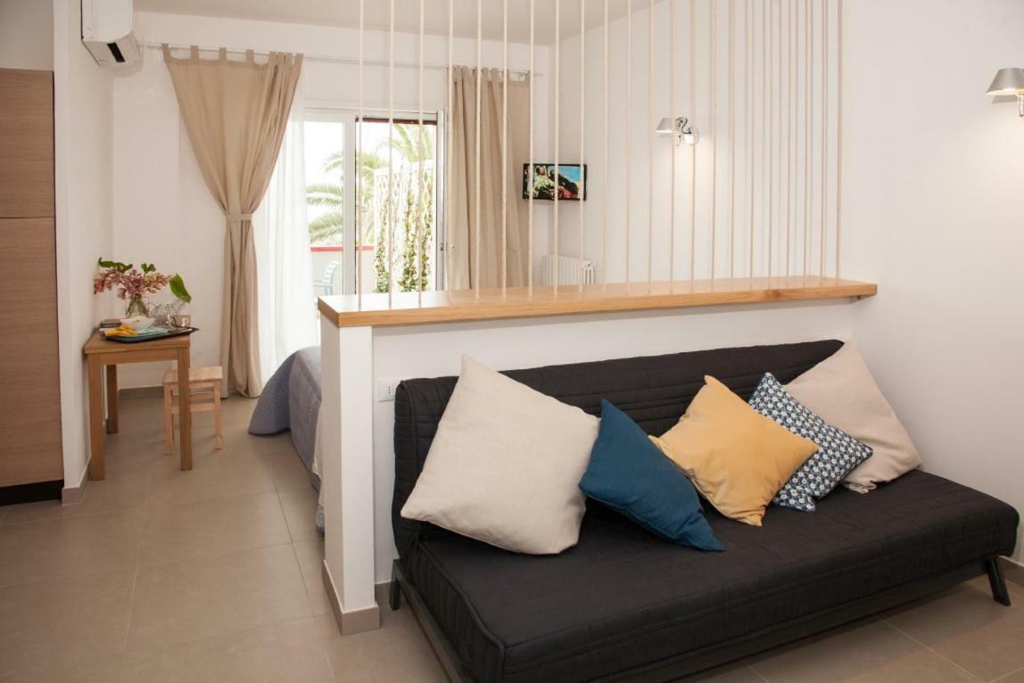Sulmare Alba Adriatica Bed & Breakfast Exterior photo