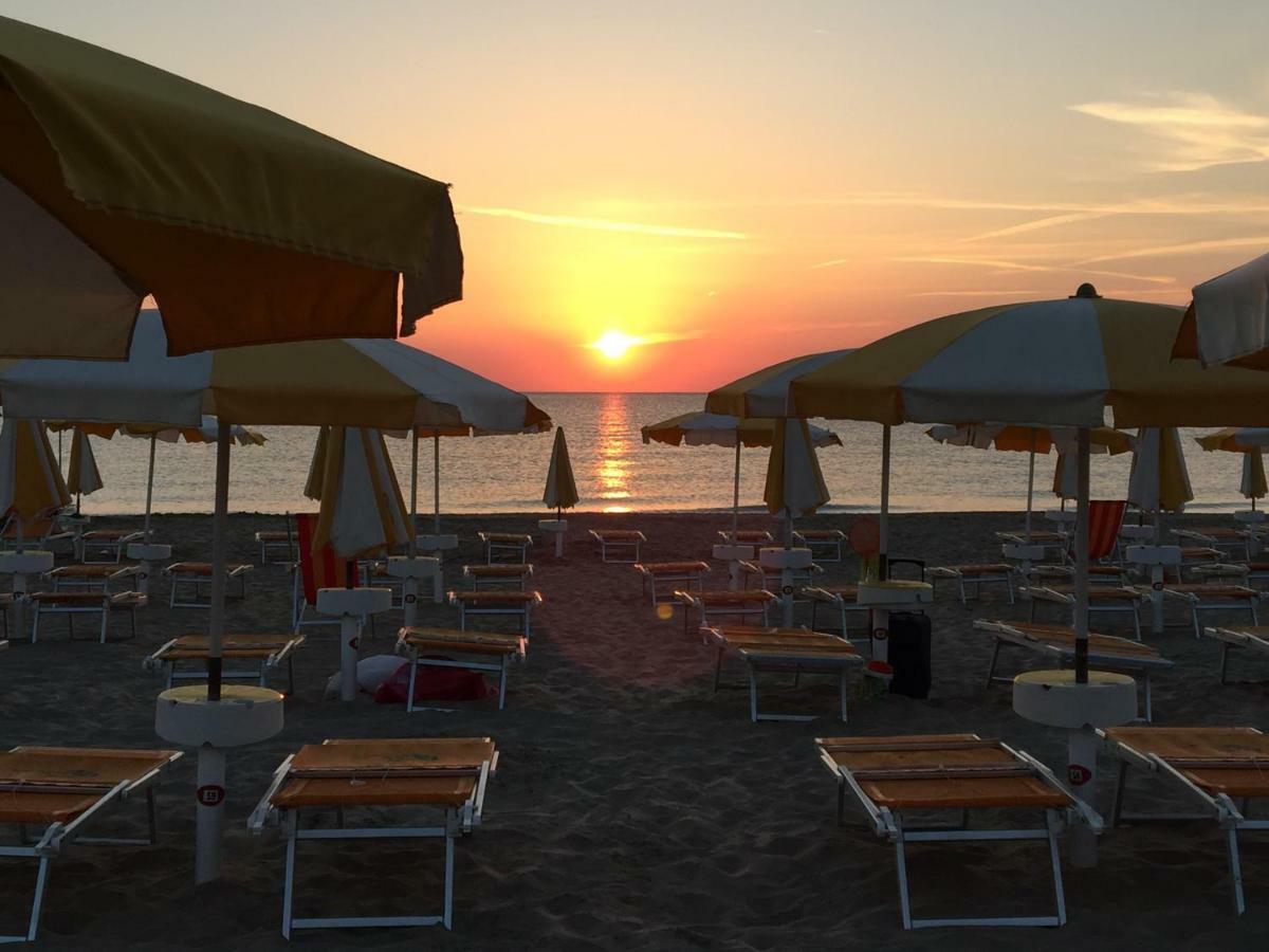 Sulmare Alba Adriatica Bed & Breakfast Exterior photo